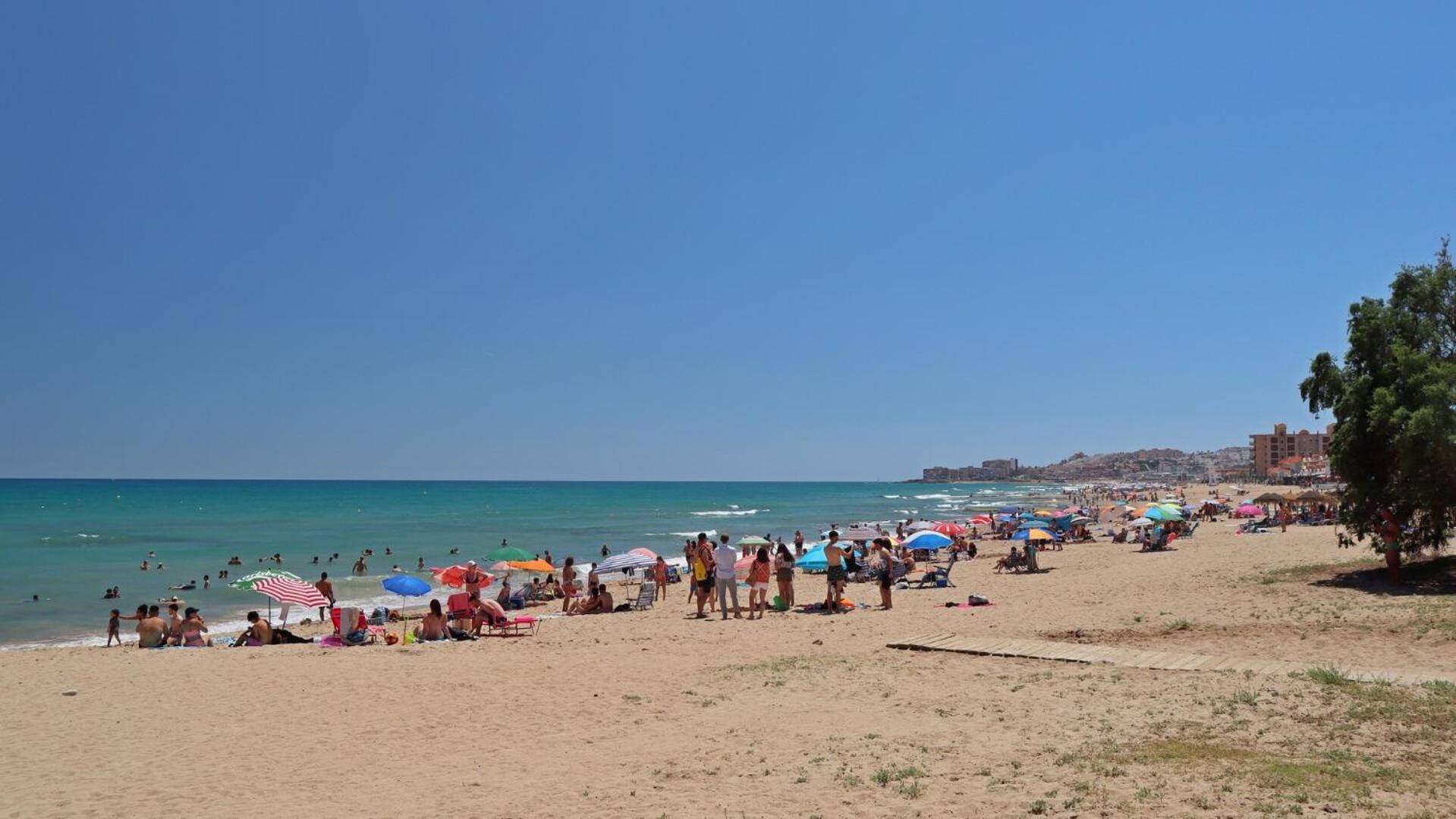 Apartament Ricardo La Mata Torrevieja Exterior photo